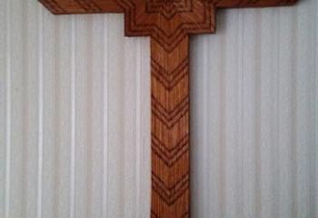 A smaller cross constructed by Msgr. Wassel is on display in his family home. (Photo courtesy of Msgr. Edward Zemanik)