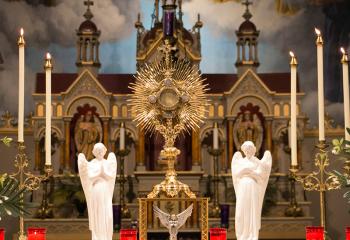 The Blessed Sacrament is exposed for adoration at Holy Ghost, Bethlehem. (Photo by Sue Braff)