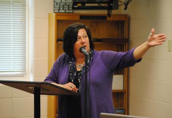 Kellie Butsack, associate director of programs of Alzheimer’s Association, Delaware Valley Chapter, Reading, reviews early warning signs of Alzheimer’s at St. Mary, Kutztown. (Photo by Tara Connolly)