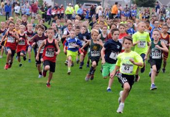 Kindergarten boys start running.