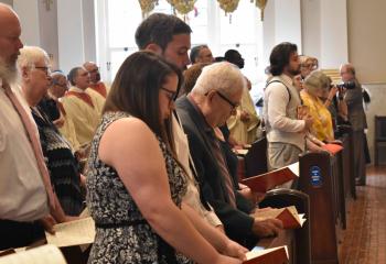 The families of the ordinandi participate in the Mass. (Photo by John Simitz.)