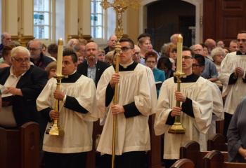 The opening processional of the Mass that preceded Sri’s talk.